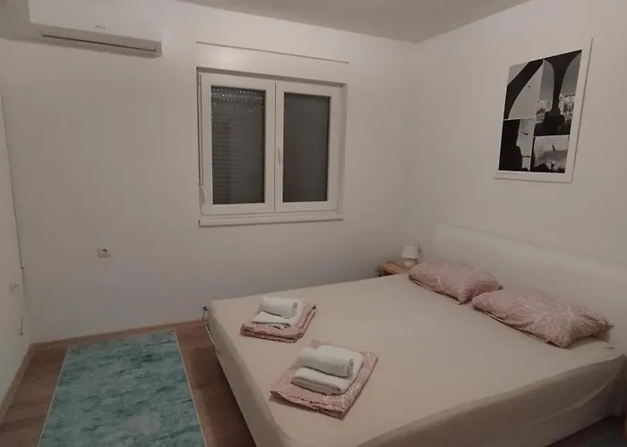 Apartman And Rooms Dream House
